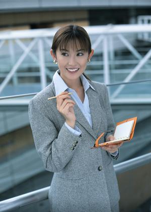 タイダイのパーカーを輸入販売する会社